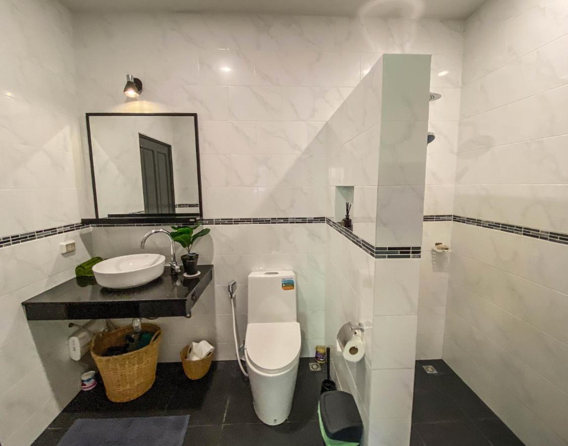 Lanta Sunshine 4 Two Bed With Ac And Work Space เกาะลันตา