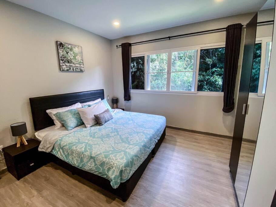 Lanta Sunshine 4 Two Bed With Ac And Work Space เกาะลันตา